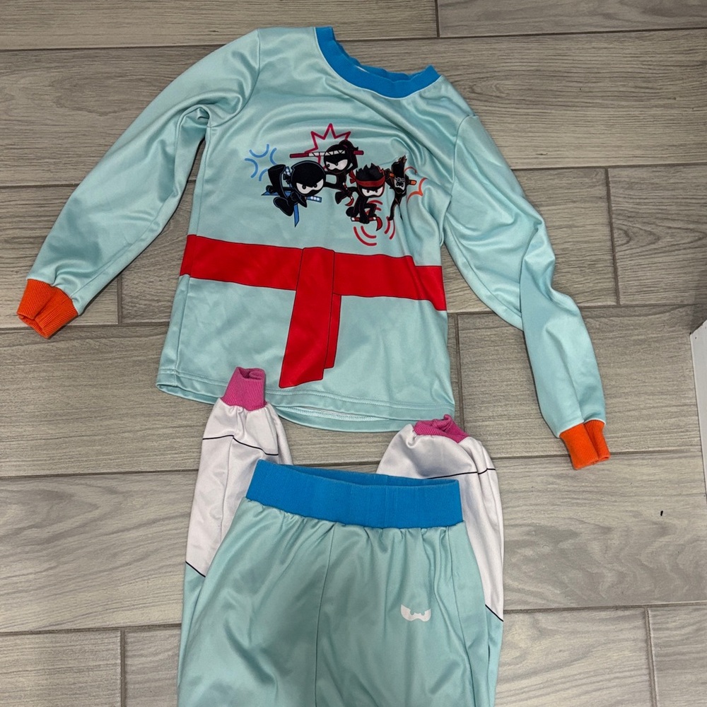 NINJA KIDZ Aqua Kids Two-Piece Outfit with Red Belt Graphic